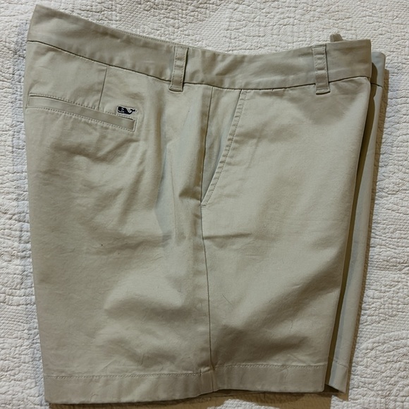 Vineyard vine 5 inch dayboat short solid stone. NWT. 14. - Picture 3 of 8